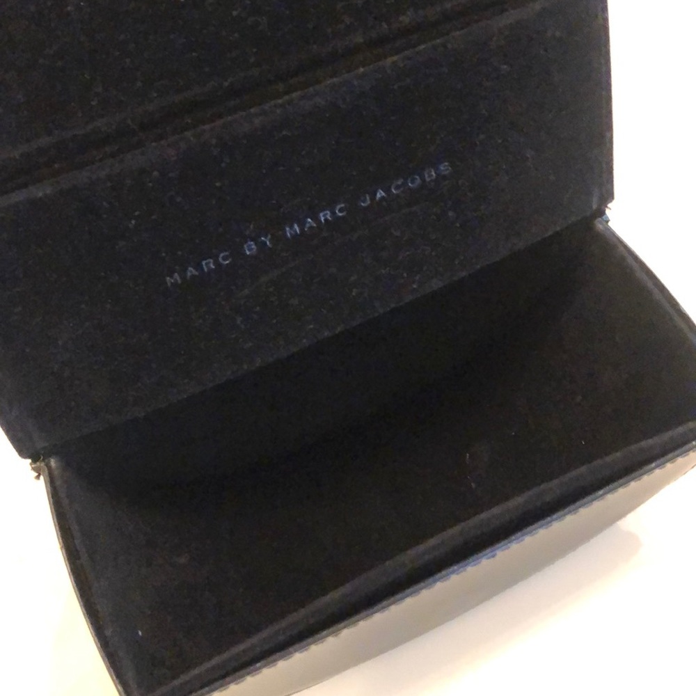 Marc by a Marc Jacobs sunglass case. - Picture 2 of 4